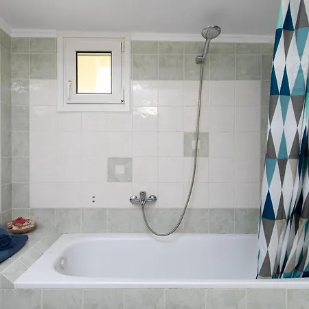Bright Skg Apartment